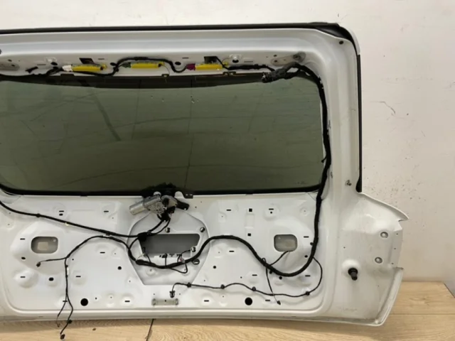 Крышка багажника для Audi Q7 4M 2015+ на фотографиях