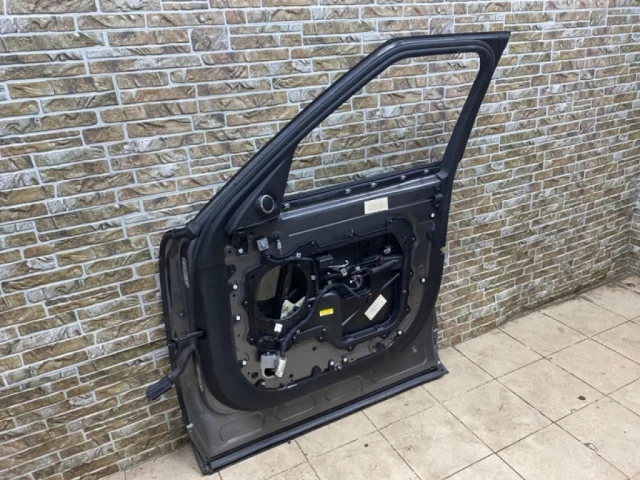 Дверь передняя правая для Land Rover Range Rover Sport L494 2013-2017 на фотографиях
