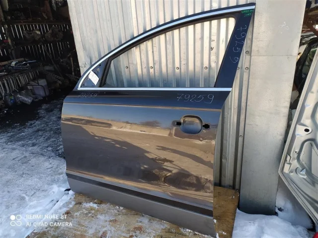 Уплотнитель передней правой двери для Audi Q7 4L 2005-2015 на фотографиях