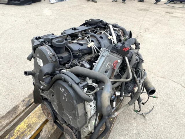 Продажа двигателя D5244T4