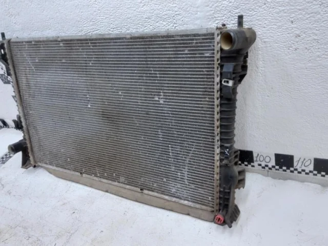 Радиатор охлаждения ДВС для Ford Explorer U502 rest 2014-2019 на фотографиях