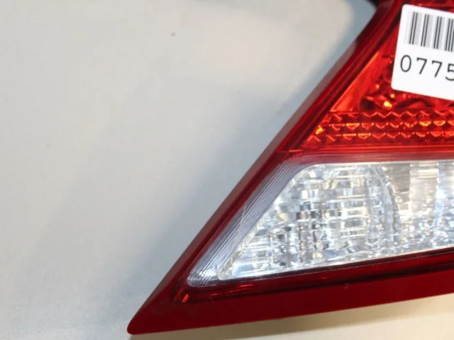 Фонарь внутренний правый для Honda Civic FK 5D 2012-2015 на фотографиях