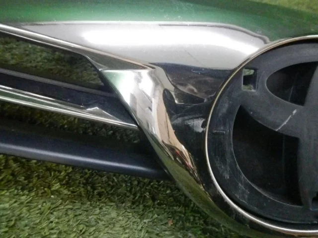 Решетка радиатора для Toyota Corolla E160/E180 Седан (RU) 2012-2016 на фотографиях