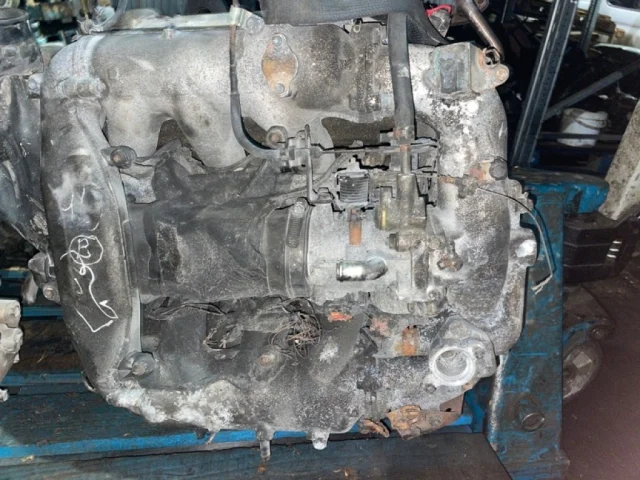 Двигатель без навесного для Chevrolet Tracker 2 (5dr) 1998-2004 на фотографиях