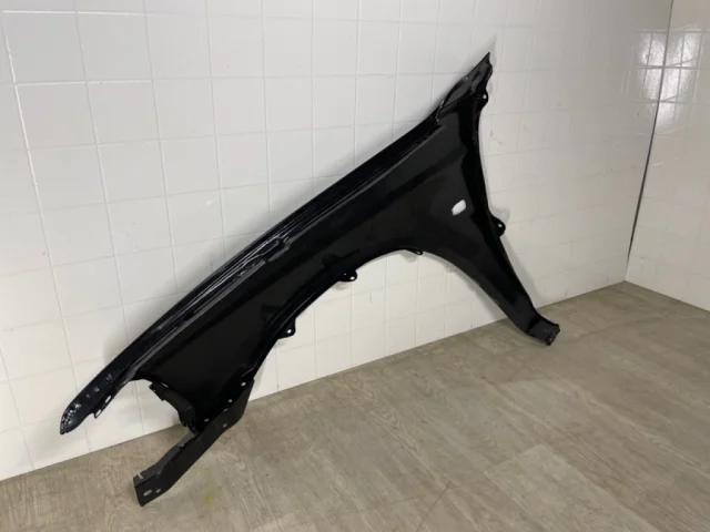 Крыло правое для Mitsubishi Pajero Sport K90 1997-2009 на фотографиях