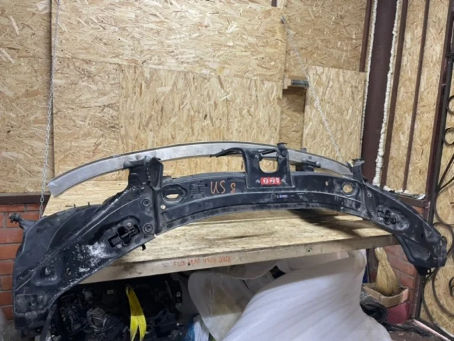 Панель радиатора (телевизор) для Mercedes-Benz GL class X164 2006-2012 на фотографиях