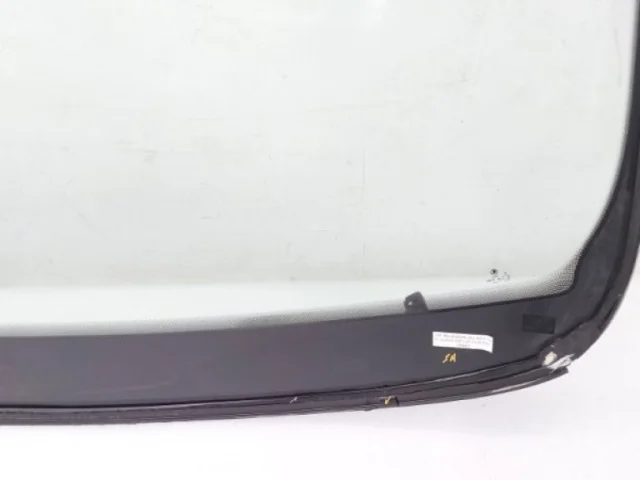 Лобовое (ветровое) стекло для Skoda Rapid II 2020+ на фотографиях