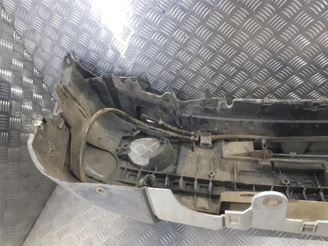 Бампер передний для Land Rover Discovery L319 2004-2009 на фотографиях