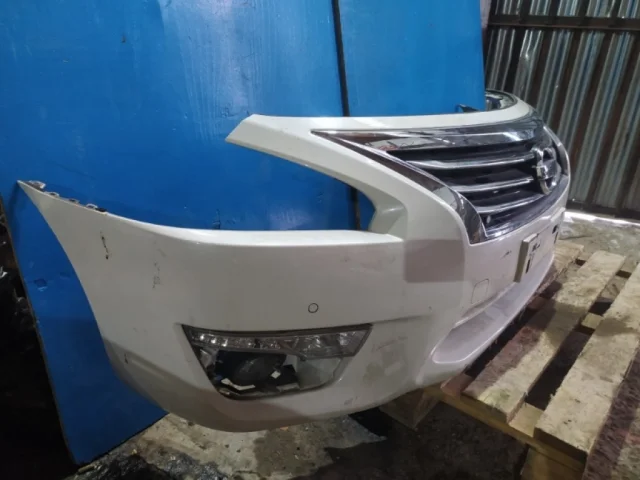 Усилитель переднего бампера для Nissan Teana L33 2014-2020 на фотографиях