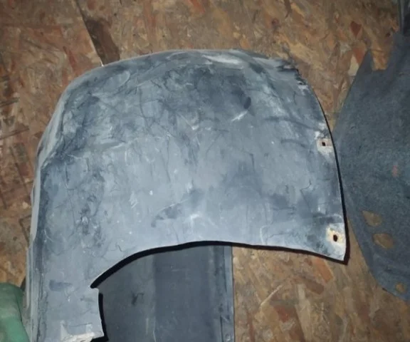 Подкрылок передний левый для Volvo C30 MK 2006-2013 на фотографиях