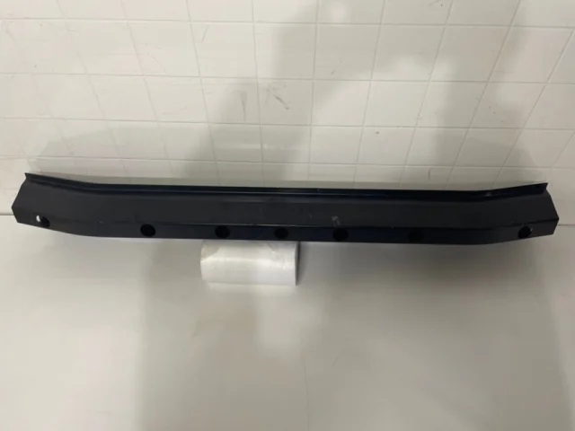 Усилитель переднего бампера для Mitsubishi Pajero Sport KS0W 2016+ на фотографиях