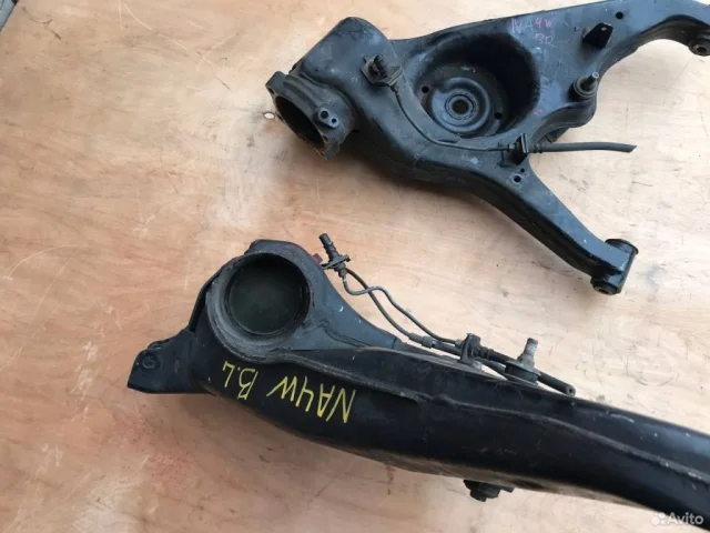 Рычаг задний левый нижний для Mitsubishi Grandis 2003-2011 на фотографиях