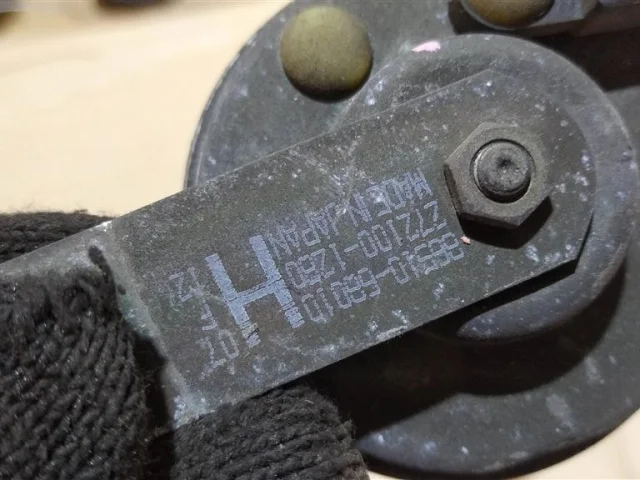 Звуковой сигнал для Toyota Corolla E140/E150 Седан 2006-2013 на фотографиях