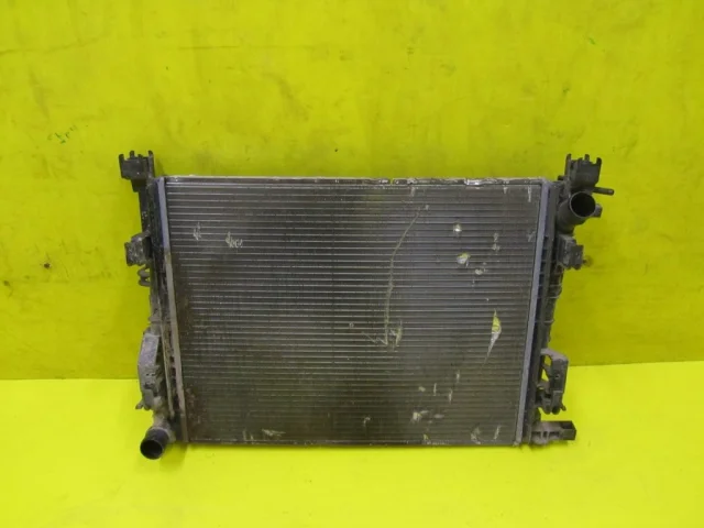 Радиатор охлаждения ДВС для Renault Sandero 5S 2012-2018 на фотографиях