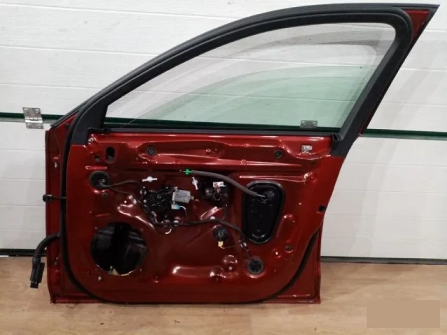 Дверь передняя правая для Audi A4 B9 2015+ на фотографиях