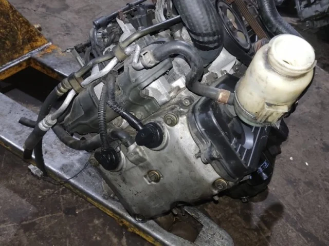 Двигатель без навесного для Subaru Legacy Универсал BH/B12 1998-2003 на фотографиях