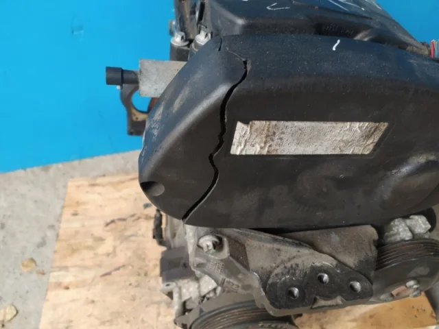 Двигатель без навесного для Opel Zafira B 2005-2015 на фотографиях