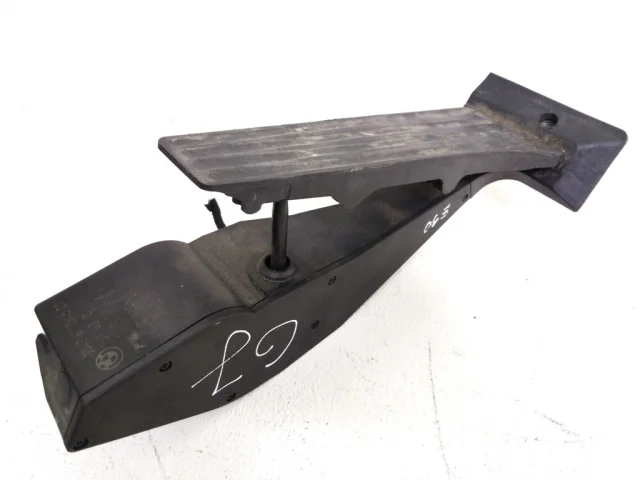 Электронная педаль газа для BMW 3er Е91 Touring 2006-2012 на фотографиях