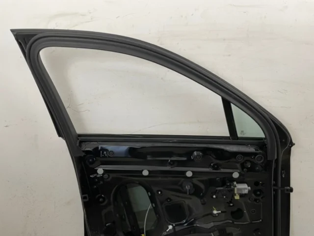 Накладка на дверь передняя левая для Audi Q7 4M 2015+ на фотографиях