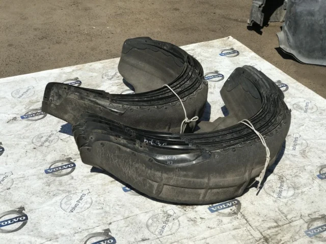 Подкрылок задний правый для Volvo XC70 BZ 2007-2016 на фотографиях