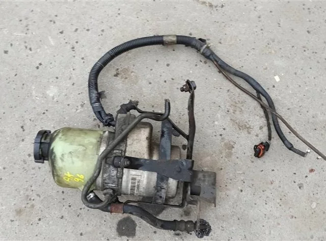 Насос ГУР для Opel Astra H Седан 2004-2014 на фотографиях