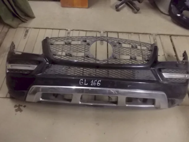 Бампер для Mercedes-Benz GL class X166 2012-2016 на фотографиях