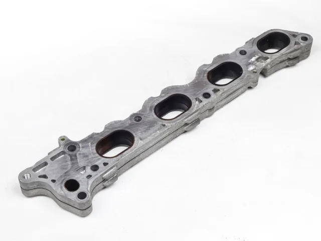 Впускной коллектор для Toyota Corolla E140/E150 Седан 2006-2013 на фотографиях