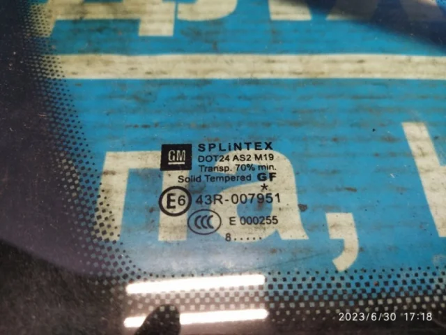 Стекла и зеркала для Opel Zafira B 2005-2015 на фотографиях