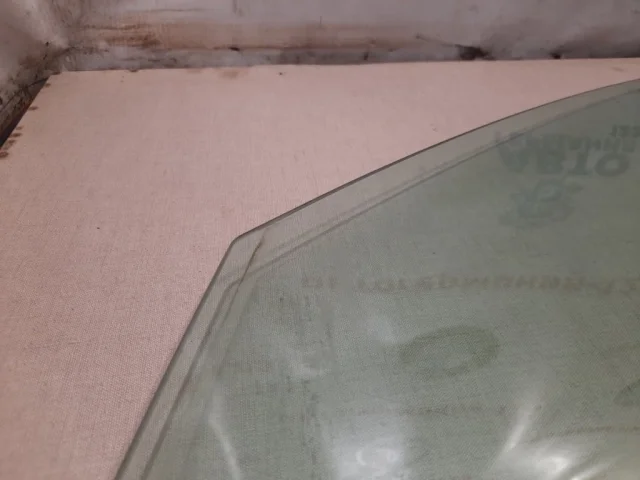 Стекло двери переднее правое для BMW X6 Е71 2007-2012 на фотографиях