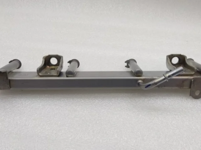 Топливная рампа для Toyota RAV4 XA50 2019+ на фотографиях