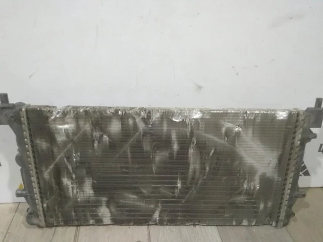 Радиатор охлаждения ДВС для Skoda Rapid I NH3 2012-2017 на фотографиях