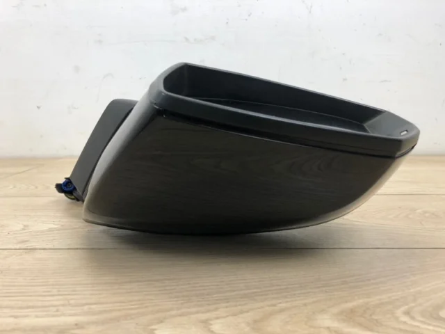 Стекла и зеркала для Audi Q7 4M 2015+ на фотографиях