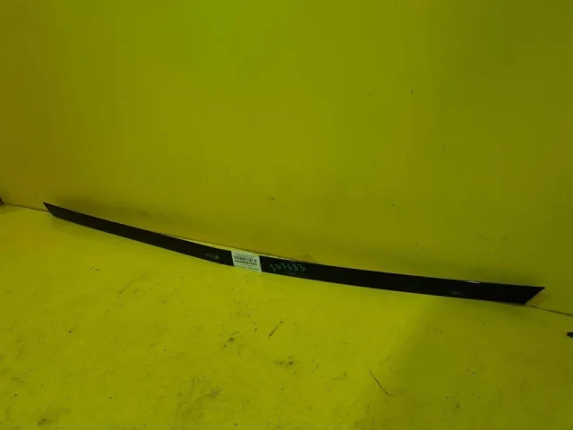 Молдинг крышки багажника для Mercedes-Benz GL class X166 2012-2016 на фотографиях