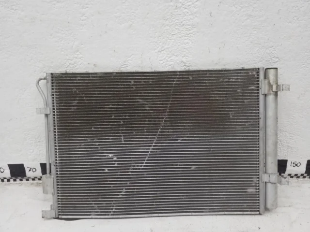 Кассета радиаторов для Hyundai Solaris 2 (2017-2022) на фотографиях