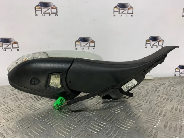 Зеркала для Volvo C30 MK 2006-2013 на фотографиях