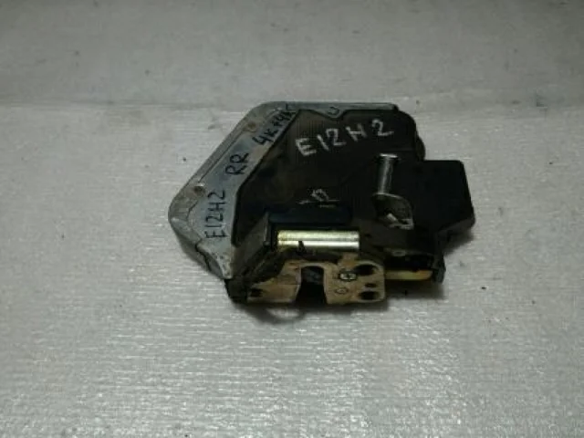 Двери для Toyota Corolla E110 Седан 1997-2002 на фотографиях