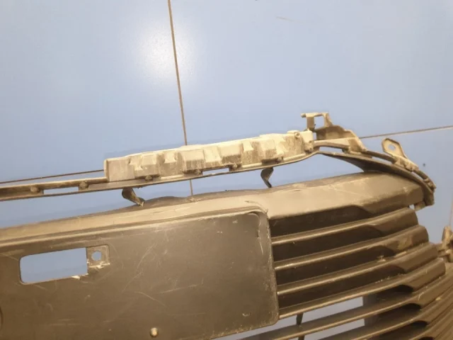 Решетка радиатора для Toyota Corolla E210 Седан (RU) 2019+ на фотографиях