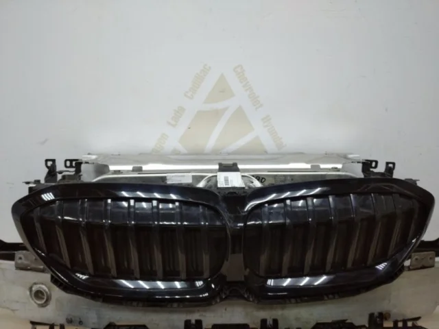 Панель радиатора (телевизор) для BMW 3er G20 2018+ на фотографиях