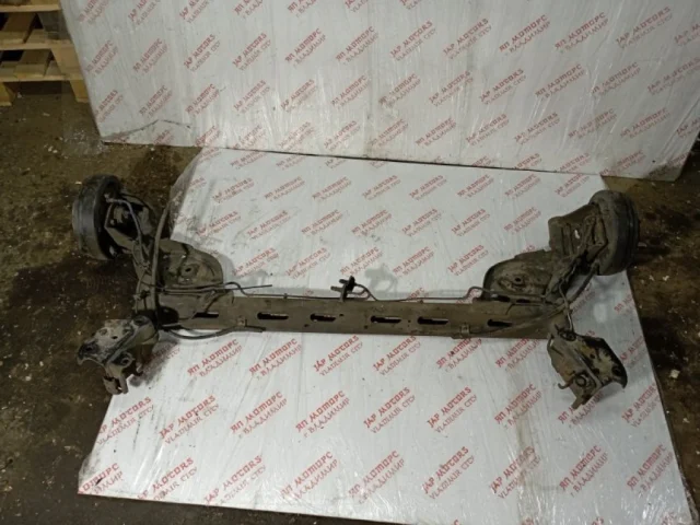 Задняя балка для Nissan Tiida C13 Хэтчбек 2015-2016 на фотографиях