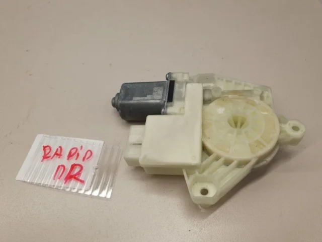 Мотор стеклоподъемника передний правый для Skoda Rapid I rest NH3 2017-2020 на фотографиях