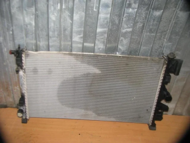 Радиатор охлаждения ДВС для Opel Insignia Универсал A 2008-2017 на фотографиях