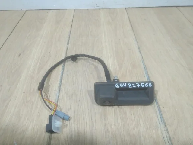 Кнопка открытия багажника для Skoda Rapid II 2020+ на фотографиях