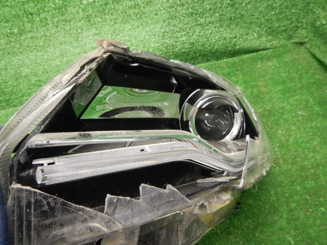 Фара ксенон левая для Skoda Rapid I NH3 2012-2017 на фотографиях