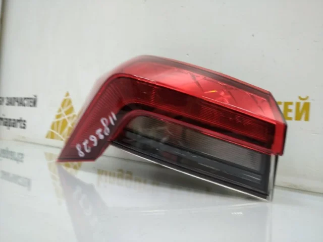 Фонарь левый для Skoda Rapid II 2020+ на фотографиях