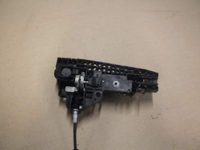 Ручка двери передняя левая внешняя для Audi Q5 8R 2008-2016 на фотографиях