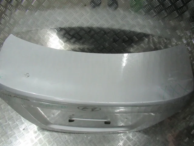 Дверь багажника для Hyundai Solaris 1 рестайлинг 2014-2017 на фотографиях