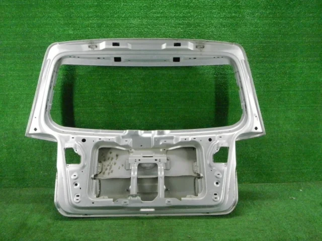 Крышка багажника для Volkswagen Touran 1T 2003-2015 на фотографиях