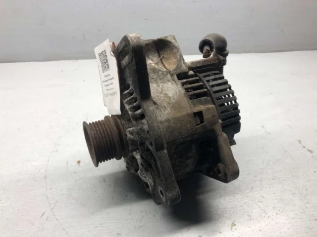 Генератор для Volkswagen Passat Variant (B3, Typ 35i) 1988-1993 на фотографиях