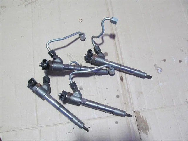 Форсунка топливная для Kia Carnival 3 YP 2015-2020 на фотографиях