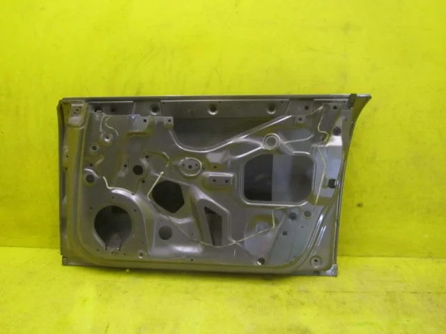 Дверь передняя правая для Audi A4 B7 Avant 2004-2008 на фотографиях